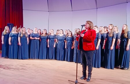 3. Pivka_ Dekliski pevski zbor UP PEFK